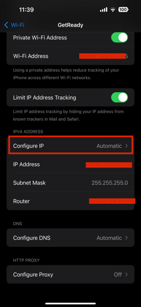 geoPlugin’s screenshot of IP configuration in iPhone settings.